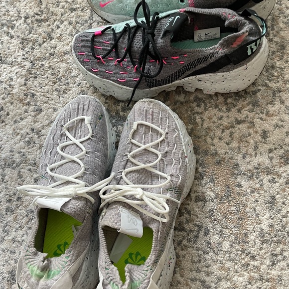 Two pair of Nike slip on Sneakers size 8.5 - Picture 4 of 6